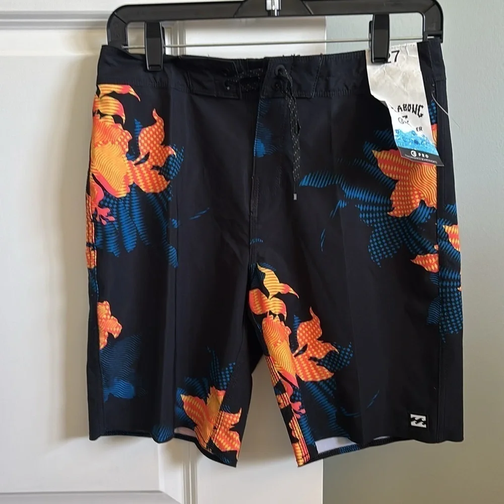 NWT Billabong Boys' Sundays Pro Boardshort, no liner, 27 waist, 